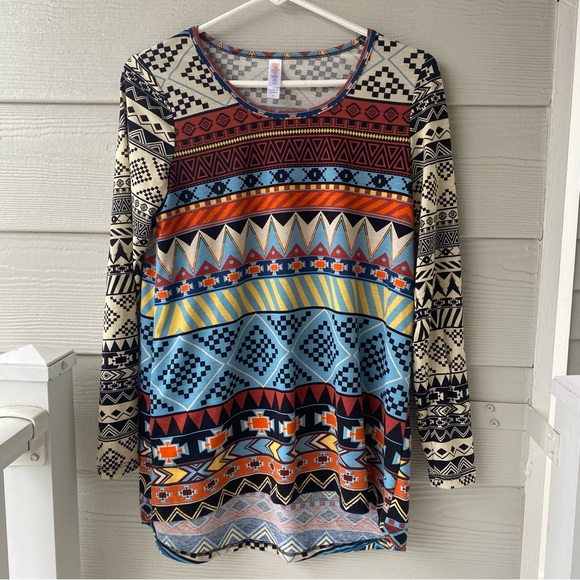 LuLaRoe Tops - LULAROE Aztec Print Long Sleeved Tee